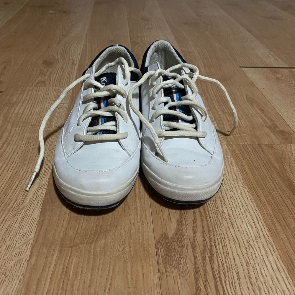 Keds white shoes with Navy trimming— size 7
